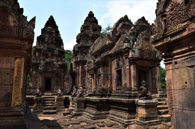 1Banteay Srei 70
