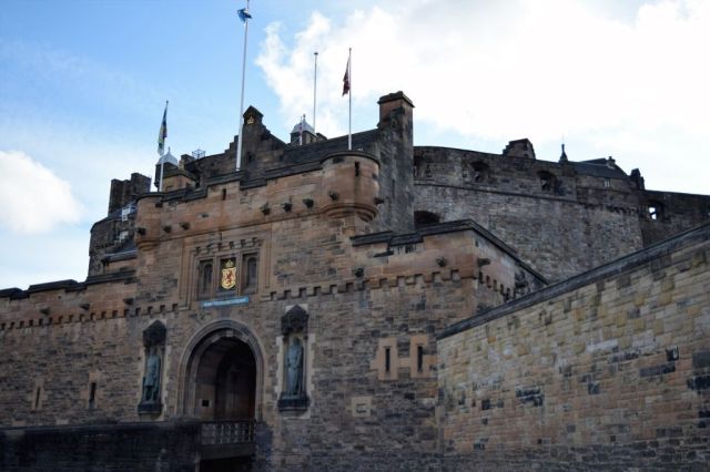 2Edinburgh Castle 15
