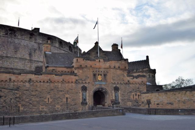 2Edinburgh Castle 5