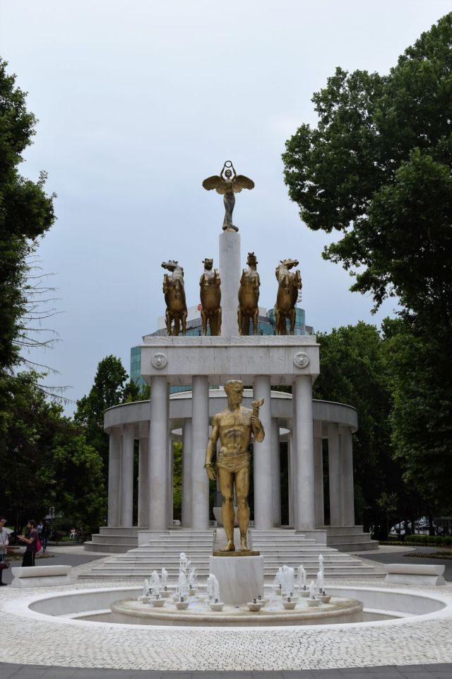 33Monument of Heroes 0