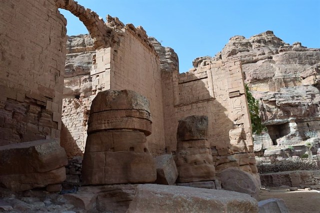 14Qasr al-Bint 2