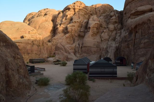 2Soluppgång, beduincamp 100