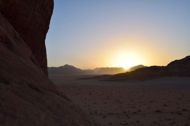 2Soluppgång, beduincamp 67