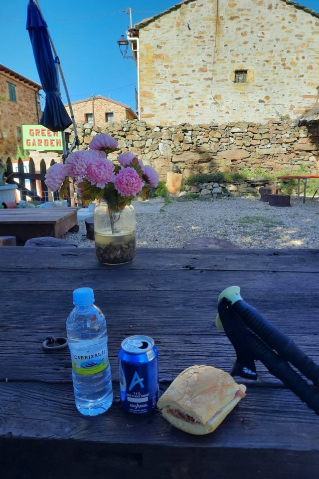 Dag 26 Murias de Rechivaldo - Foncebadón 60